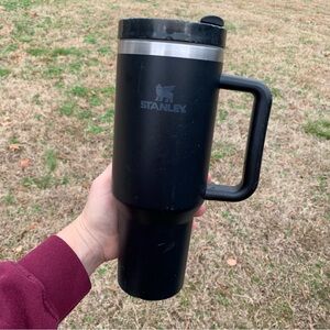 Stanley Black Travel Mug with Handle 40 oz